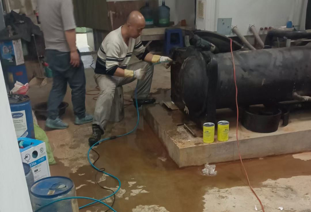 螺桿冷水機冷凝器清洗方法，讓你...